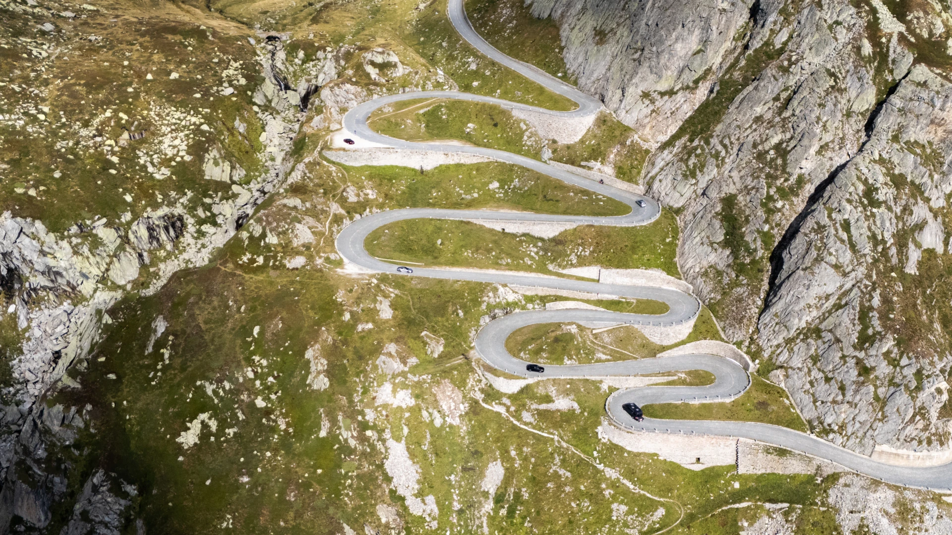 Driving Experiences in Andermatt